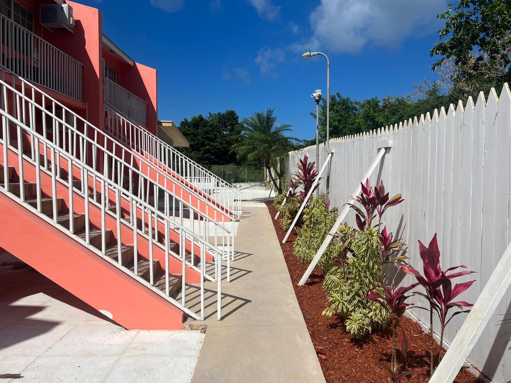 Tropical Hideaway Apartment Nassau Exterior photo