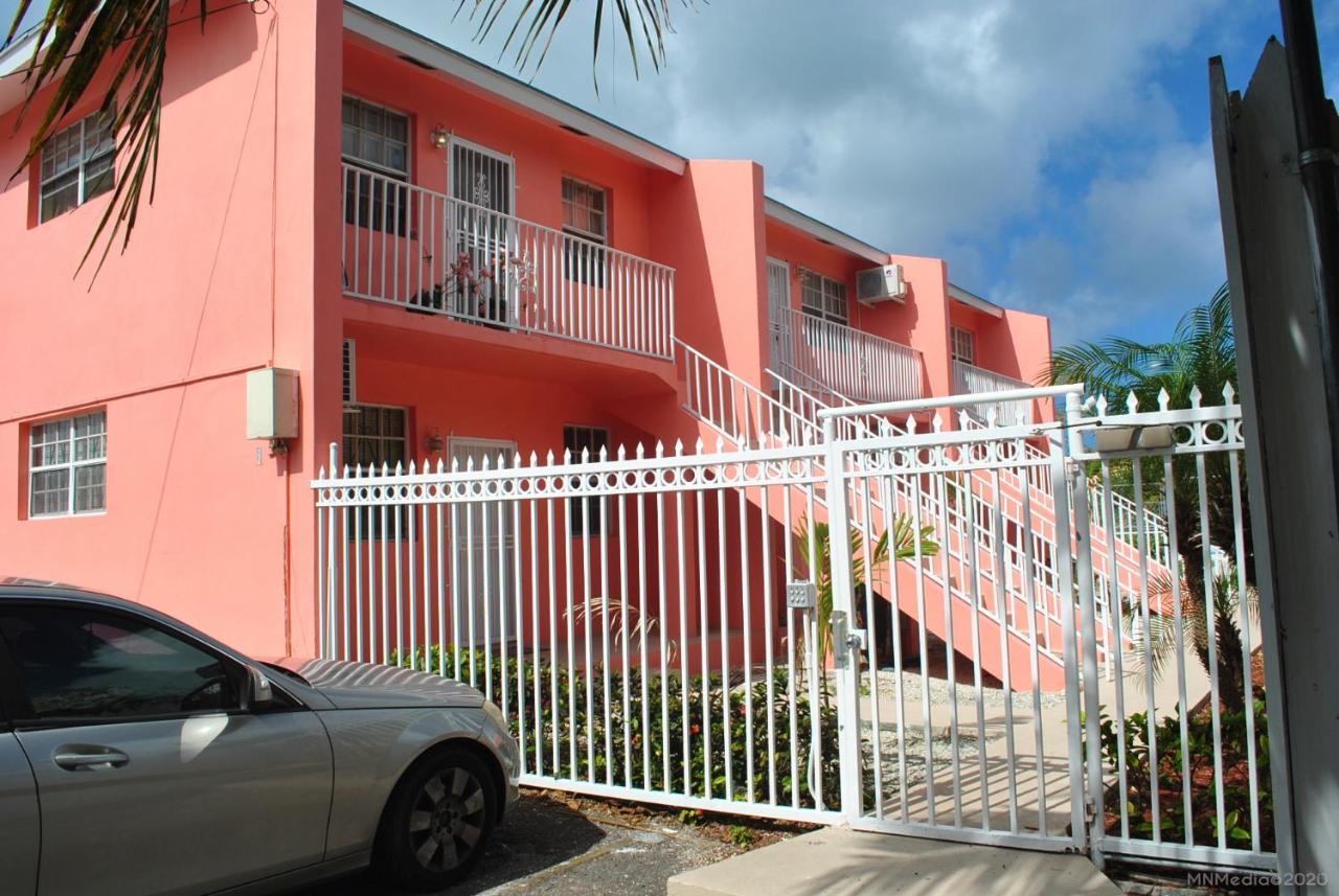 Tropical Hideaway Apartment Nassau Exterior photo